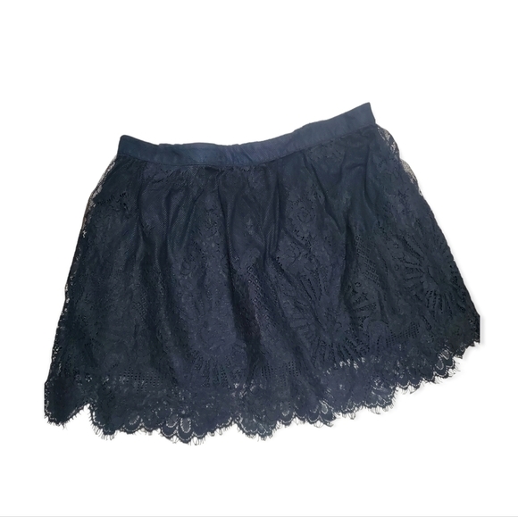 Mini lace style layered skirt in black Petite Medium - Picture 1 of 8
